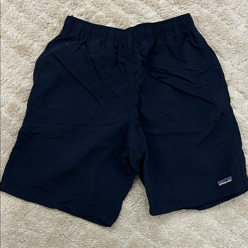 Patagonia Baggies 7” inseam. Front pockets YXL  EUC. liner has been removed.